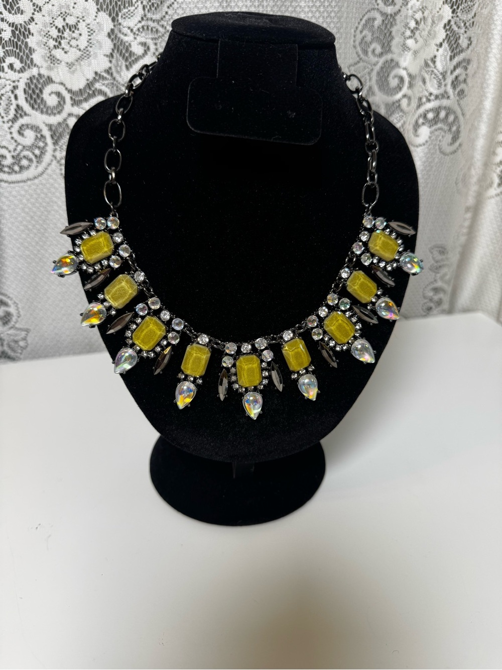 Vintage Chartreuse Rhinestone Collar Bib Necklace Gunmetal 17”-20”